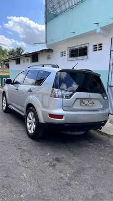 MITSUBISHI-OUTLANDER-2011