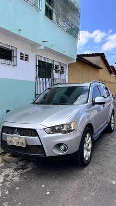 MITSUBISHI-OUTLANDER-2011
