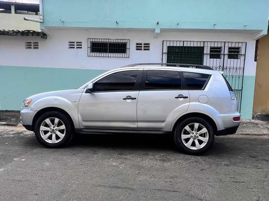 MITSUBISHI-OUTLANDER-2.0 16V GASOLINA 4P AUTOMÁTICO MITSUBISHI-OUTLANDER-2011