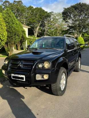 MITSUBISHI-PAJERO-2009
