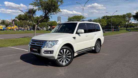 MITSUBISHI-PAJERO-2018