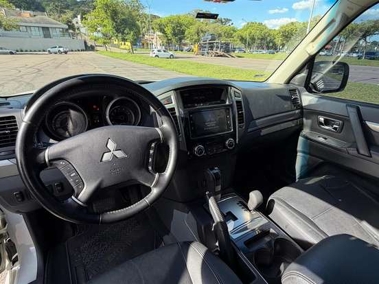 MITSUBISHI-PAJERO-3.2 HPE 4X4 7 LUGARES 16V TURBO INTERCOOLER DIESEL 4P AUTOMÁTICO MITSUBISHI-PAJERO-2018