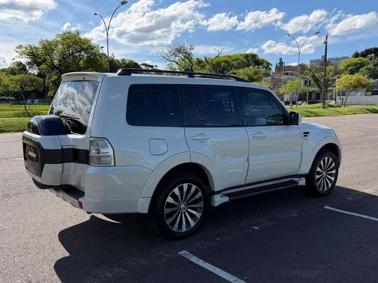 MITSUBISHI-PAJERO-3.2 HPE 4X4 7 LUGARES 16V TURBO INTERCOOLER DIESEL 4P AUTOMÁTICO MITSUBISHI-PAJERO-2018
