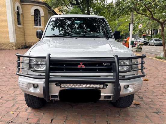 MITSUBISHI-PAJERO-3.5 GLS 4X4 V6 24V GASOLINA 4P AUTOMÁTICO MITSUBISHI-PAJERO-1999