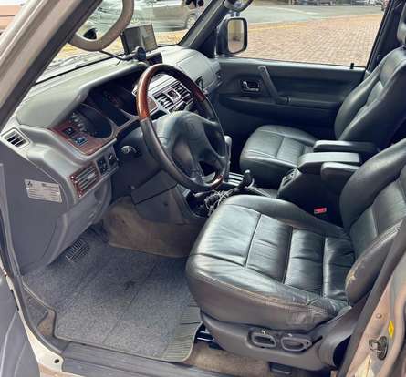 MITSUBISHI-PAJERO-1999