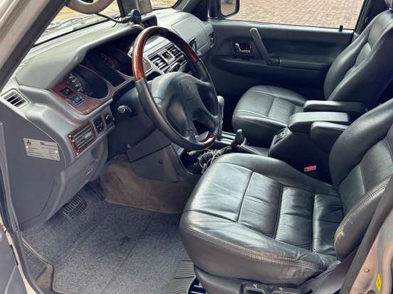 MITSUBISHI-PAJERO-3.5 GLS 4X4 V6 24V GASOLINA 4P AUTOMÁTICO MITSUBISHI-PAJERO-1999