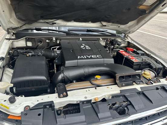MITSUBISHI-PAJERO FULL-2012