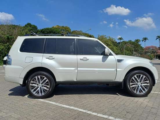 MITSUBISHI-PAJERO FULL-2020