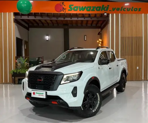 NISSAN FRONTIER 2.3 16V TURBO DIESEL PRO4X CD 4X4 AUTOMÁTICO