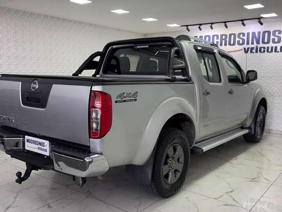NISSAN-FRONTIER-2015