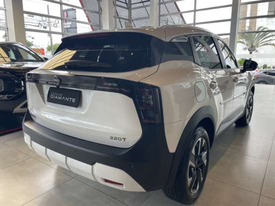 NISSAN-KICKS-2025