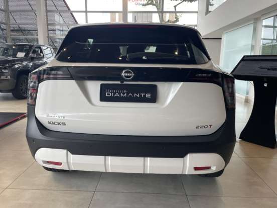 NISSAN-KICKS-2025