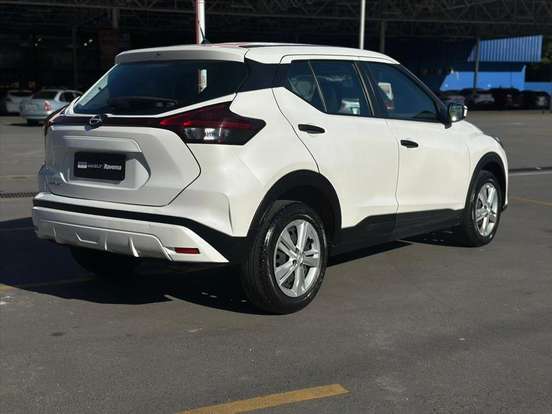 NISSAN-KICKS-2023