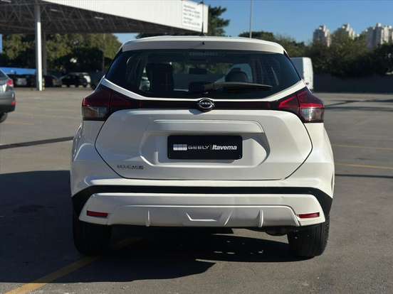 NISSAN-KICKS-2023