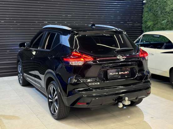 NISSAN-KICKS-2023