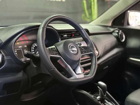NISSAN-KICKS-2023