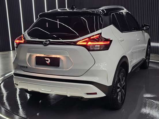 NISSAN-KICKS-2023