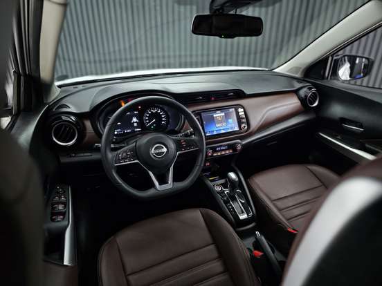 NISSAN-KICKS-2023