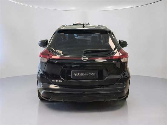 NISSAN-KICKS-2023