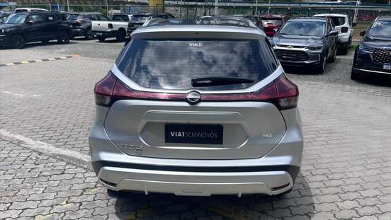 NISSAN-KICKS-2023