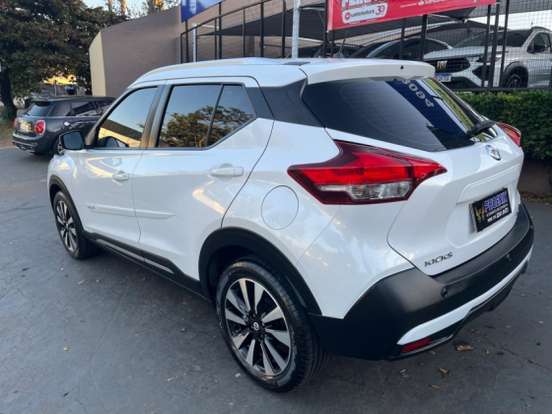 NISSAN-KICKS-2020