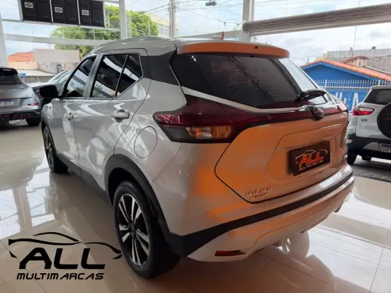 NISSAN-KICKS PLAY-2025