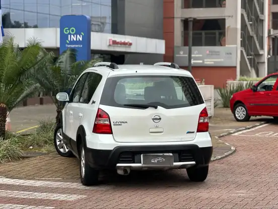 NISSAN-LIVINA-1.8 SL X-GEAR 16V FLEX 4P AUTOMÁTICO NISSAN-LIVINA-2013
