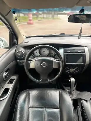 NISSAN-LIVINA-2013