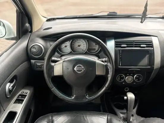 NISSAN-LIVINA-1.8 SL X-GEAR 16V FLEX 4P AUTOMÁTICO NISSAN-LIVINA-2013