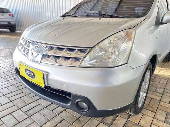 NISSAN-LIVINA-2009