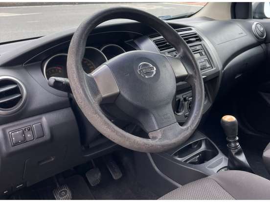 NISSAN-LIVINA-1.8 S 16V FLEX 4P AUTOMÁTICO NISSAN-LIVINA-2011