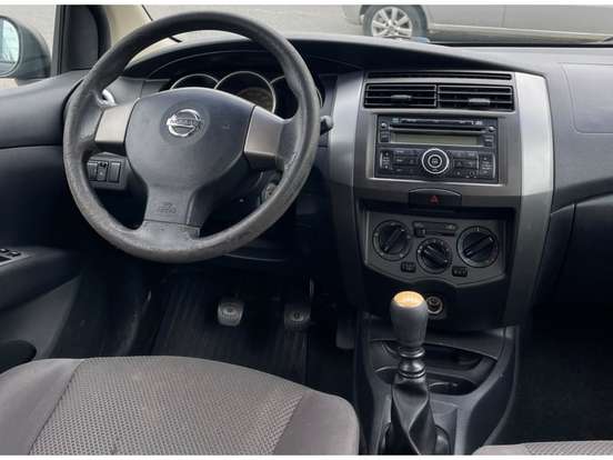 NISSAN-LIVINA-1.8 S 16V FLEX 4P AUTOMÁTICO NISSAN-LIVINA-2011