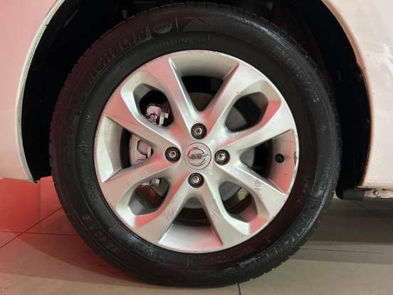 NISSAN-MARCH-2016