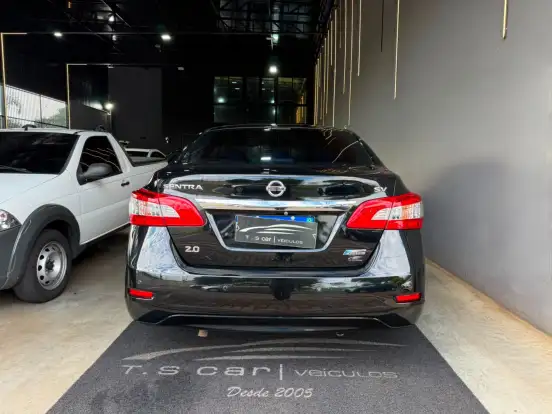 NISSAN-SENTRA-2014