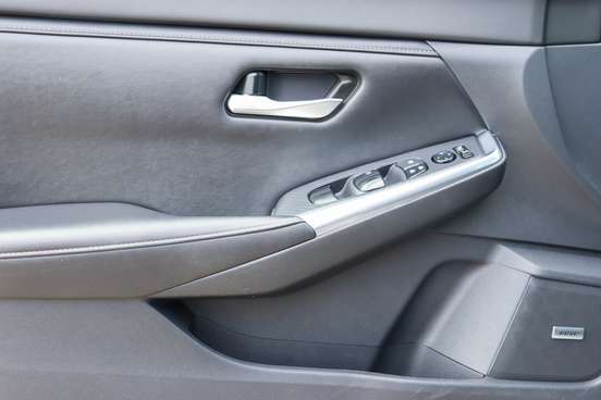 NISSAN-SENTRA-2023