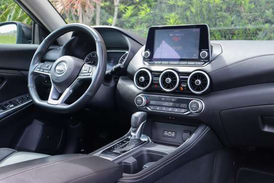 NISSAN-SENTRA-2023