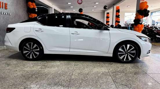 NISSAN-SENTRA-2023