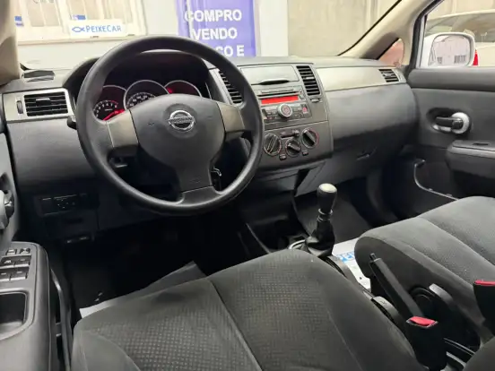 NISSAN-TIIDA-2012