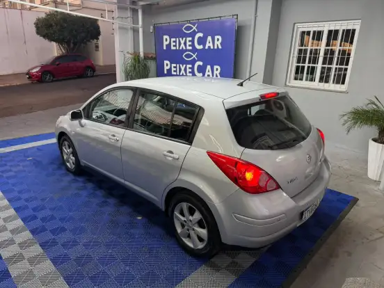 NISSAN-TIIDA-2012