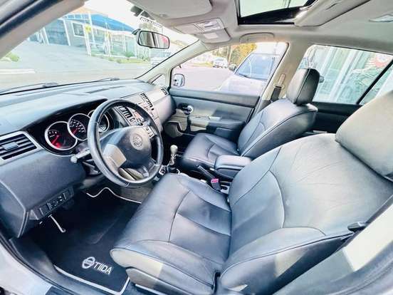 NISSAN-TIIDA-2012