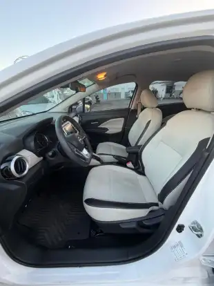 NISSAN-VERSA-2023
