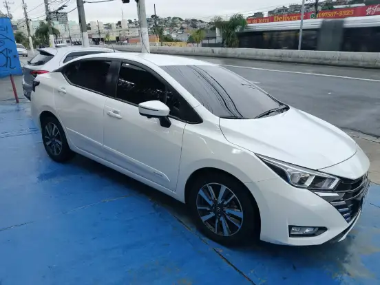 NISSAN-VERSA-2023