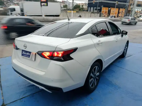 NISSAN-VERSA-2023