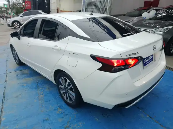 NISSAN-VERSA-2023