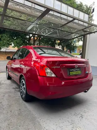 NISSAN-VERSA-2012