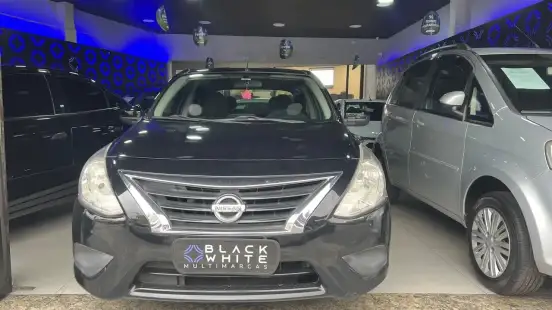 NISSAN-VERSA-2017
