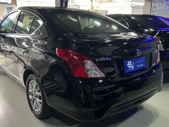 NISSAN-VERSA-1.6 16V FLEX SV 4P XTRONIC NISSAN-VERSA-2017