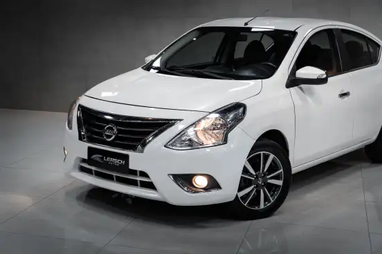 NISSAN-VERSA-2019