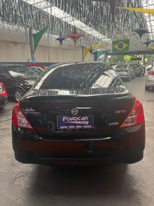 NISSAN-VERSA-2017
