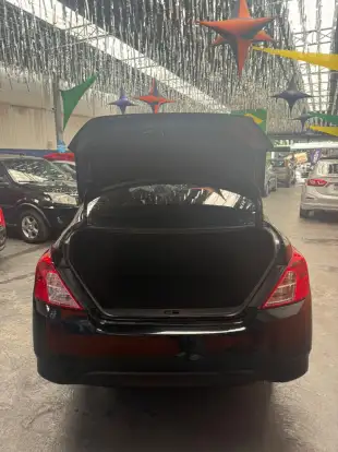 NISSAN-VERSA-2017